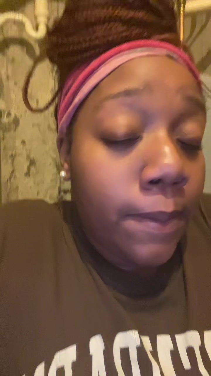 @Dee_nuggss