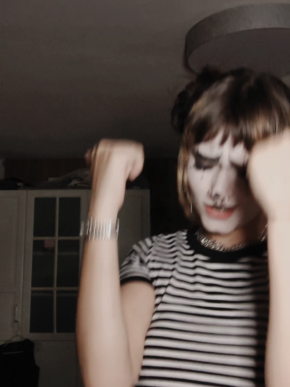 @🎃🤡✶T✶🤡🎃