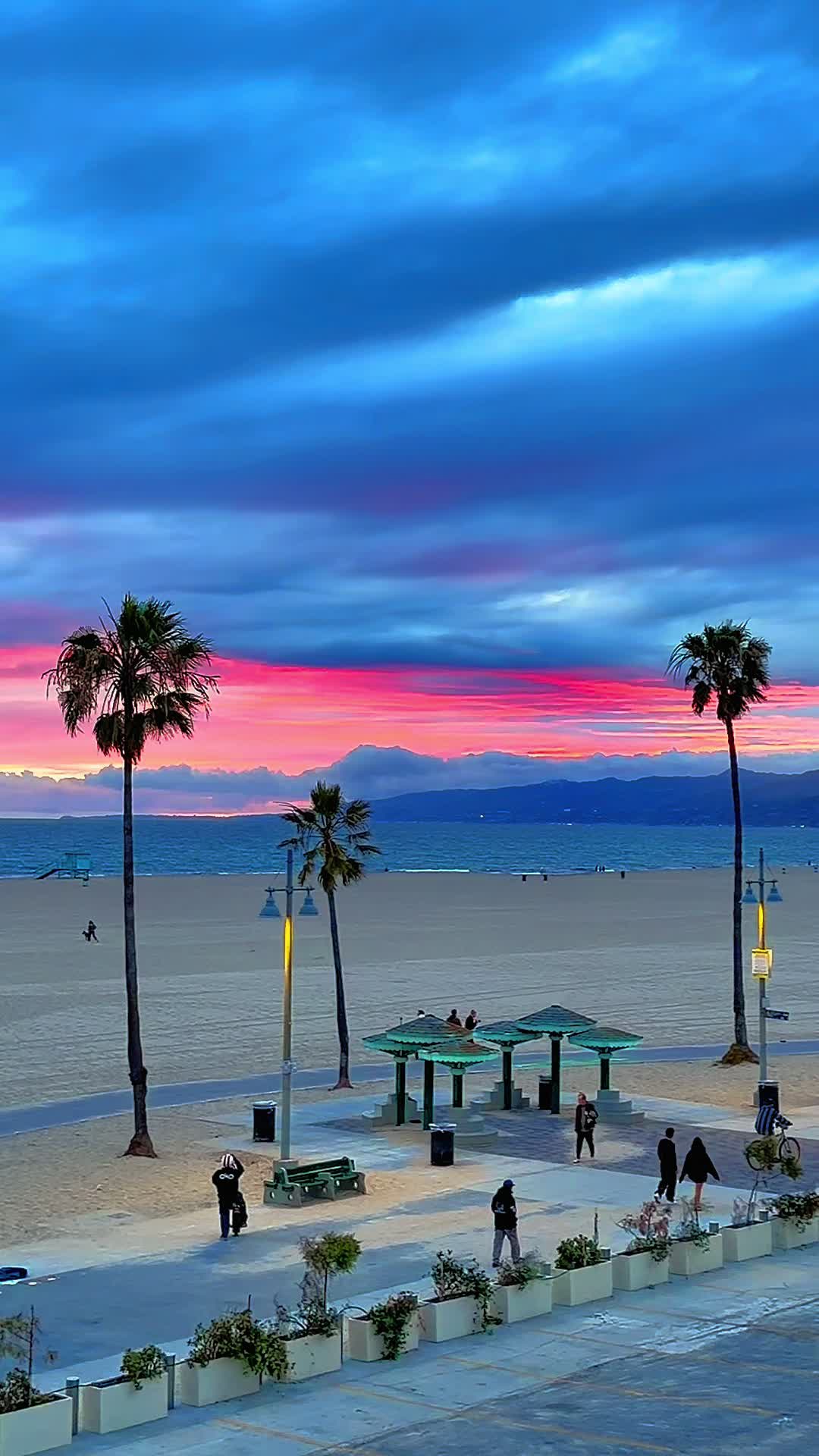 @Venice Beach Boardwalk