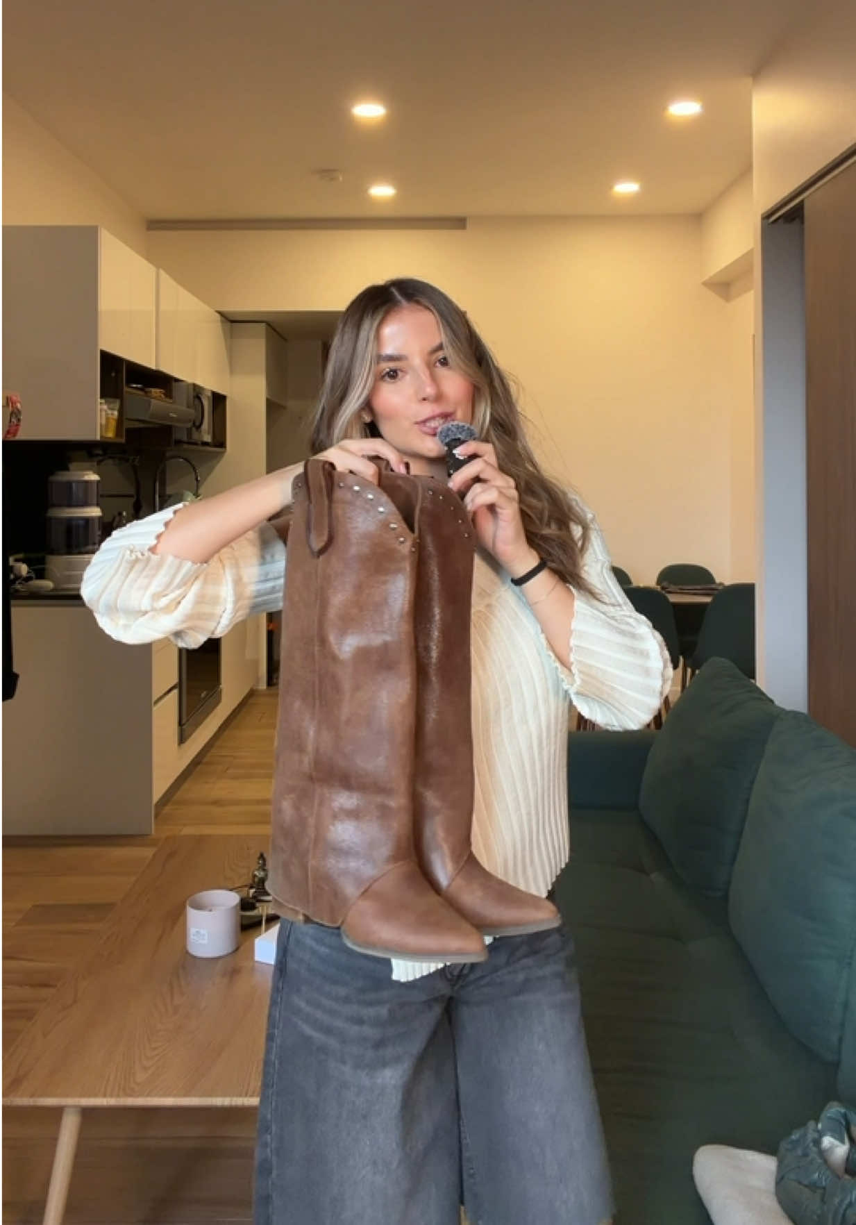 @Mariana Neumann
