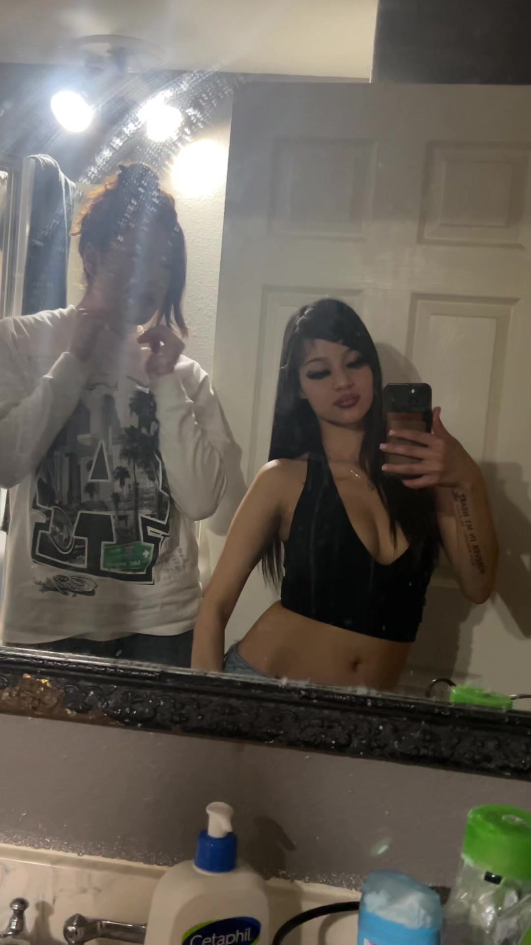 @...