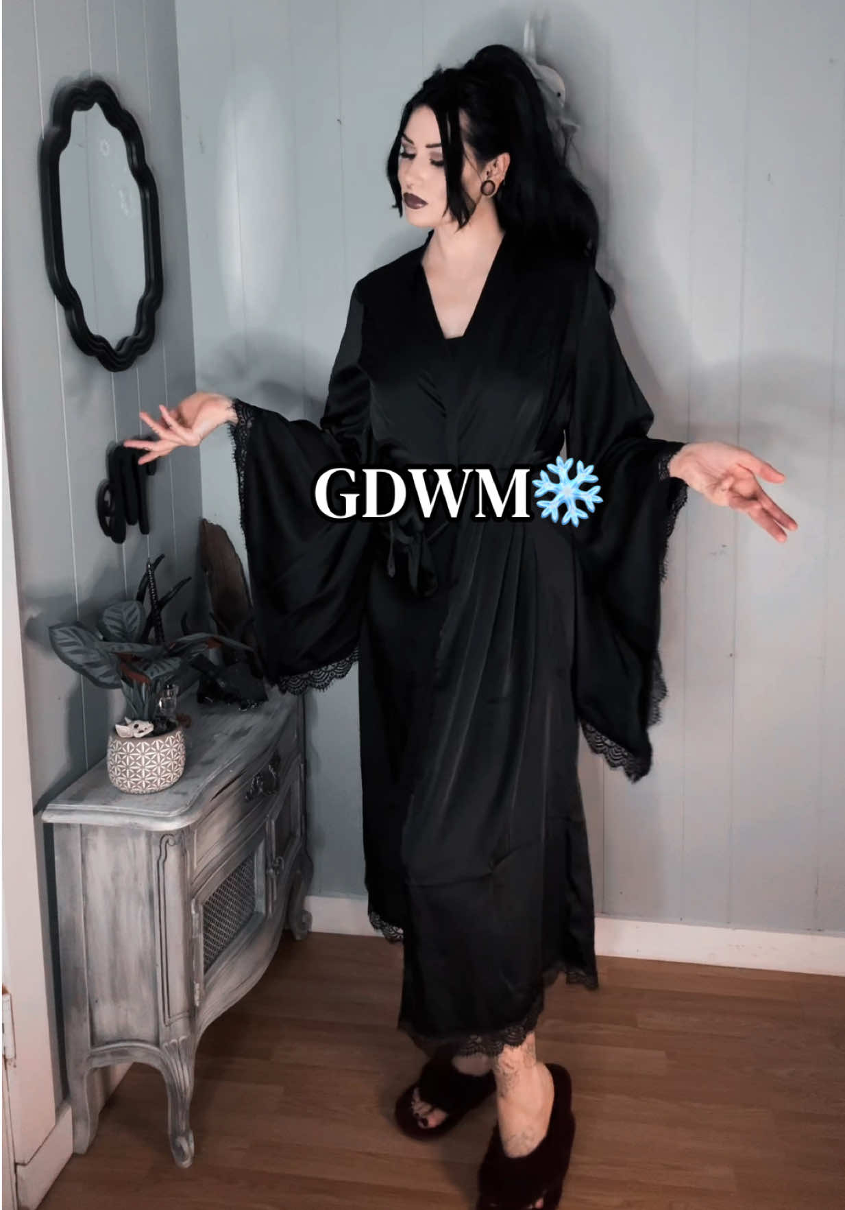 @𝔢𝔪𝔦𝔩𝔶🕯