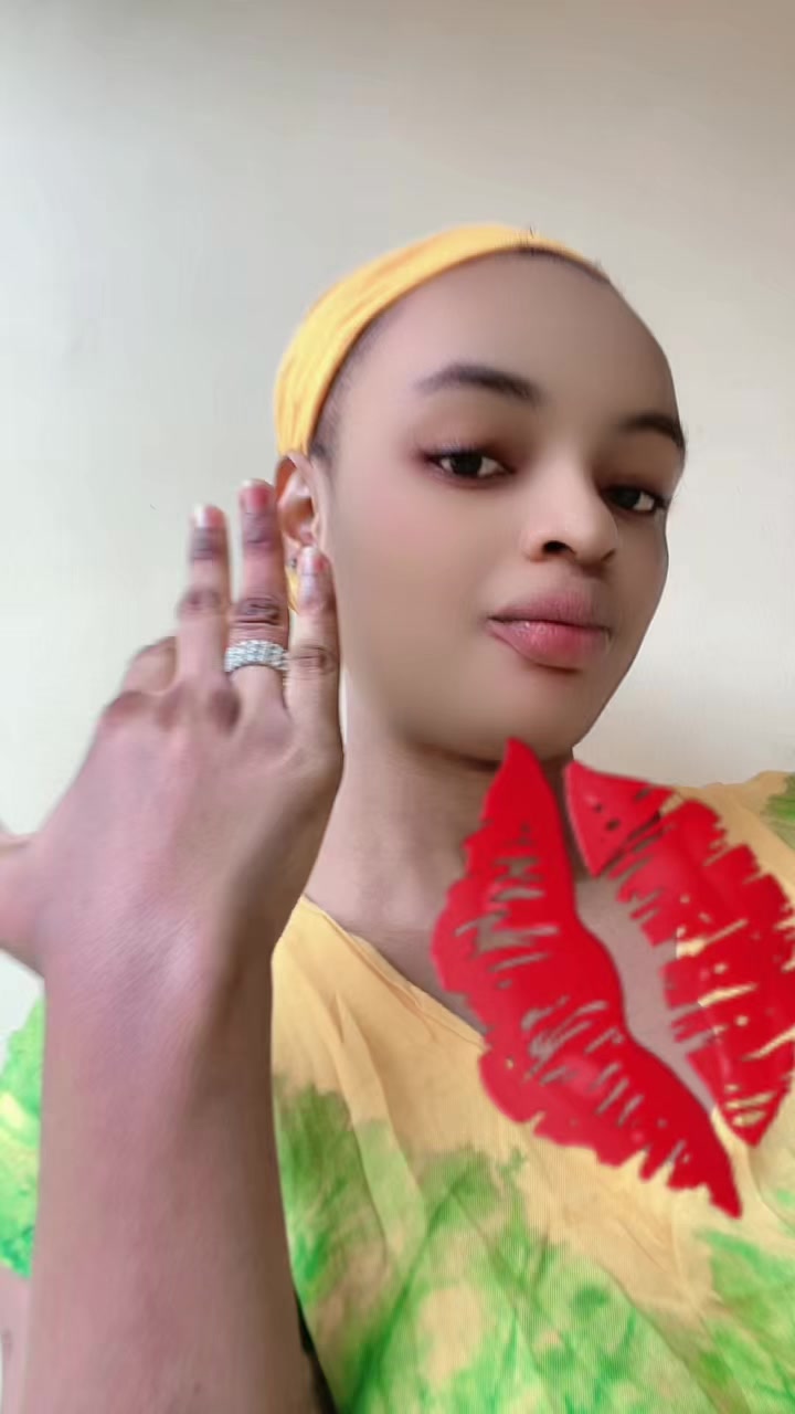 @Femme de Mono 👮🏾♂️💋🍓
