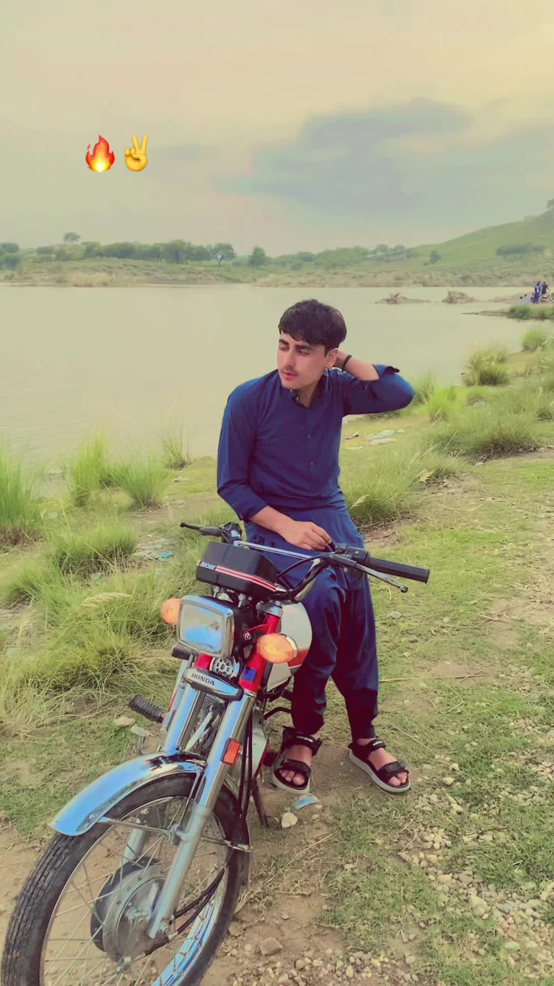 @Zakir Khattak
