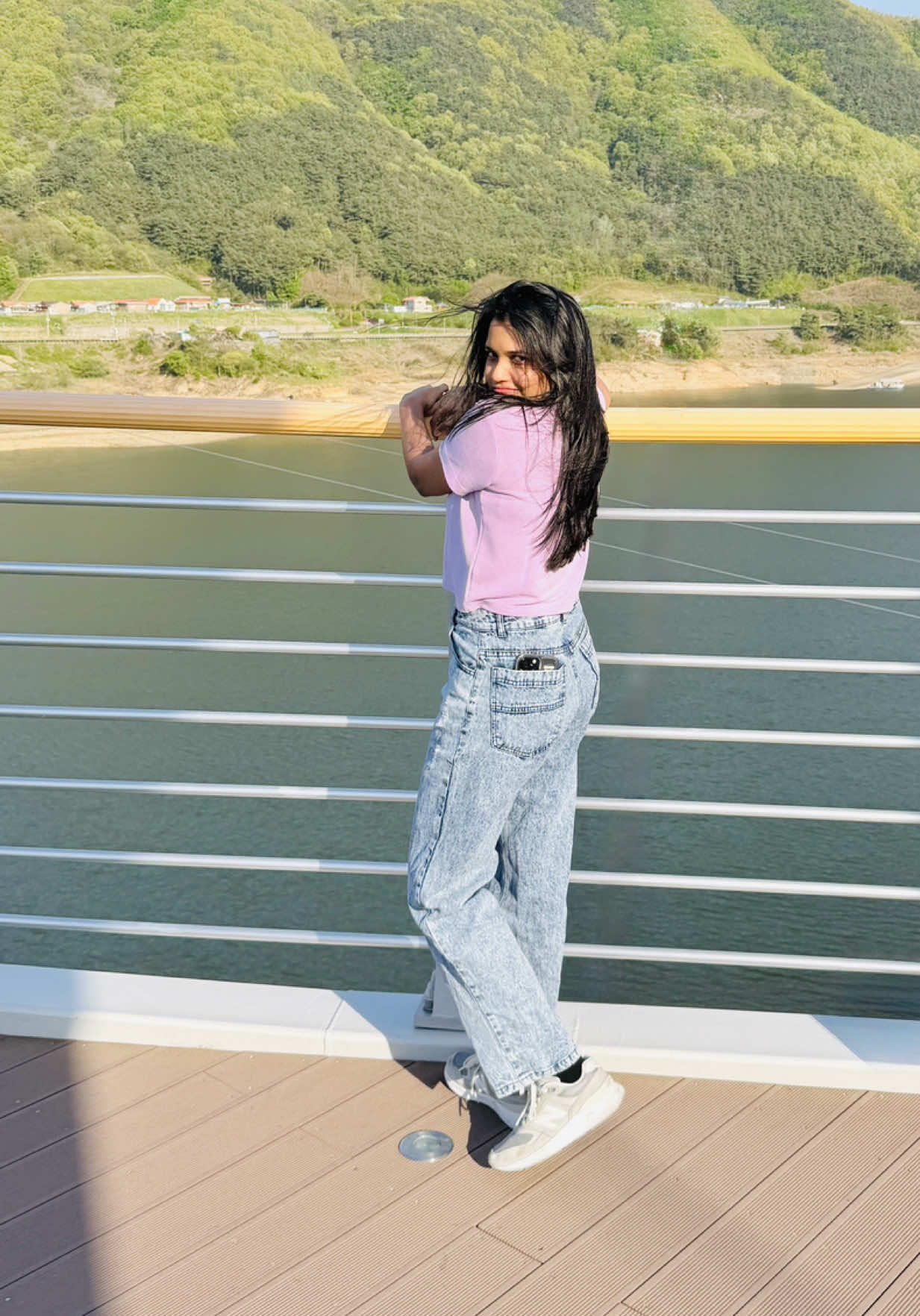 @Theesha 👽☘