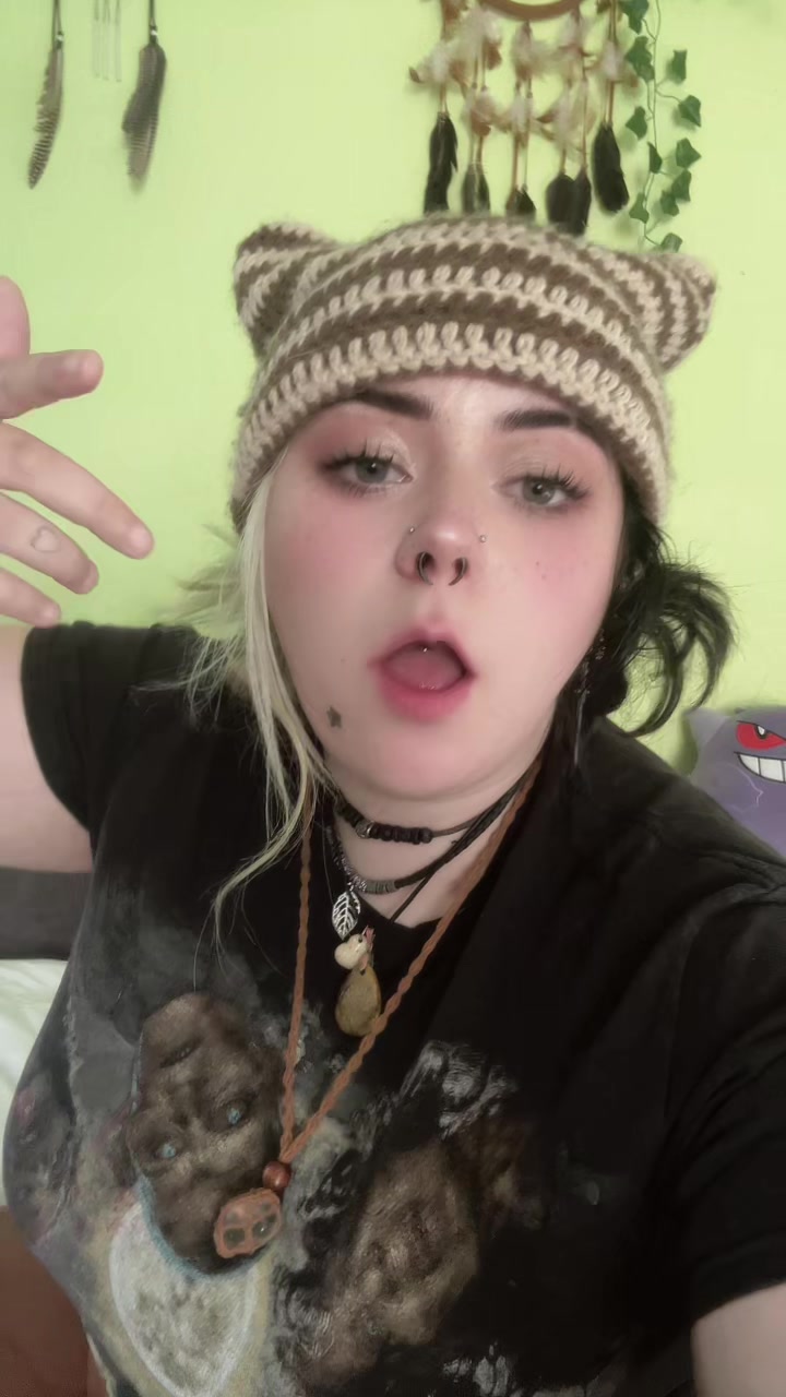 @Julie🖤