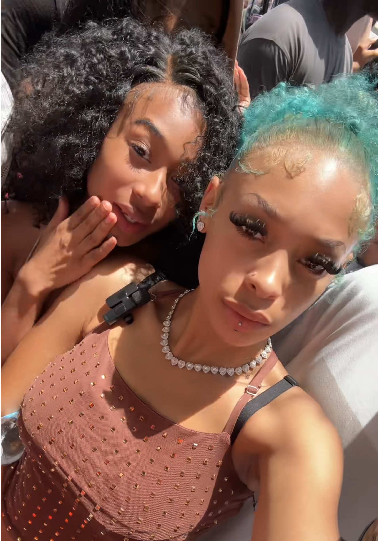 @Laniiixo