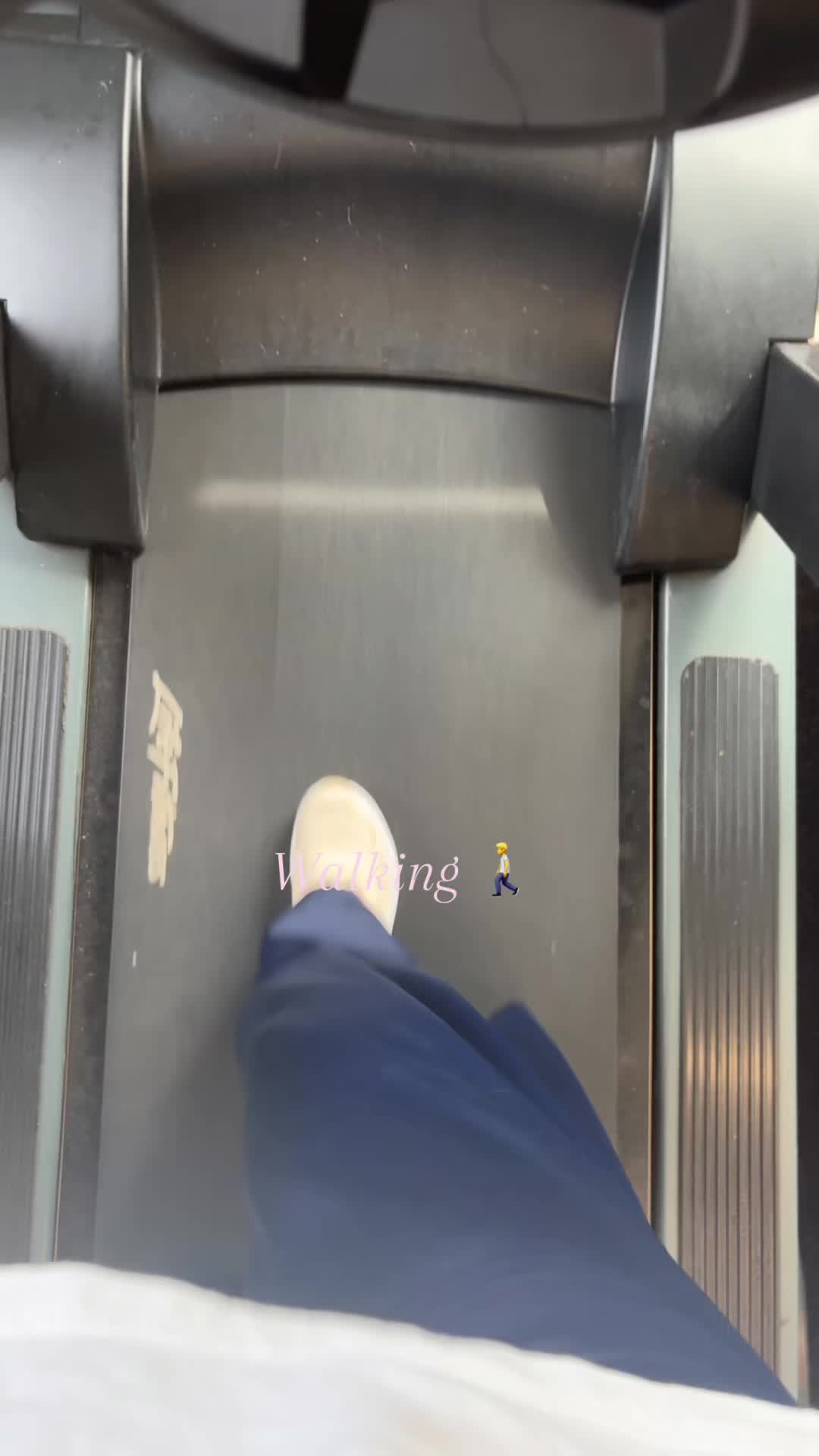 @🐷