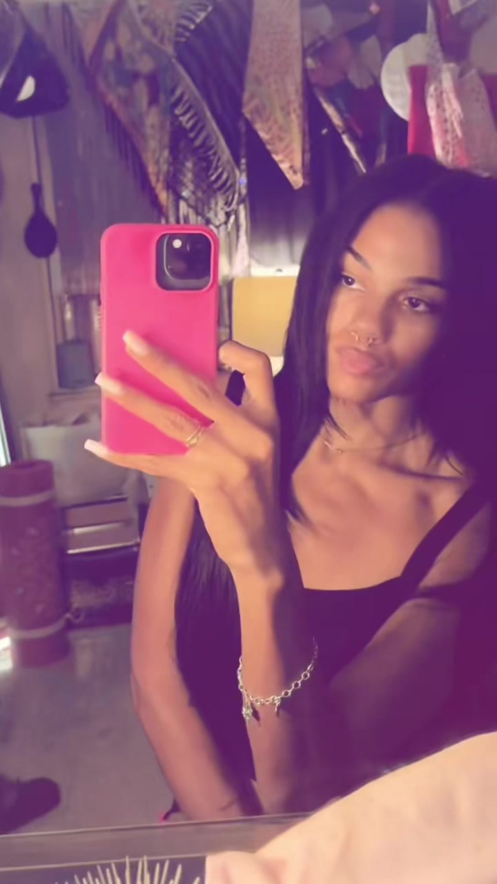 @(🎀>💋<)
