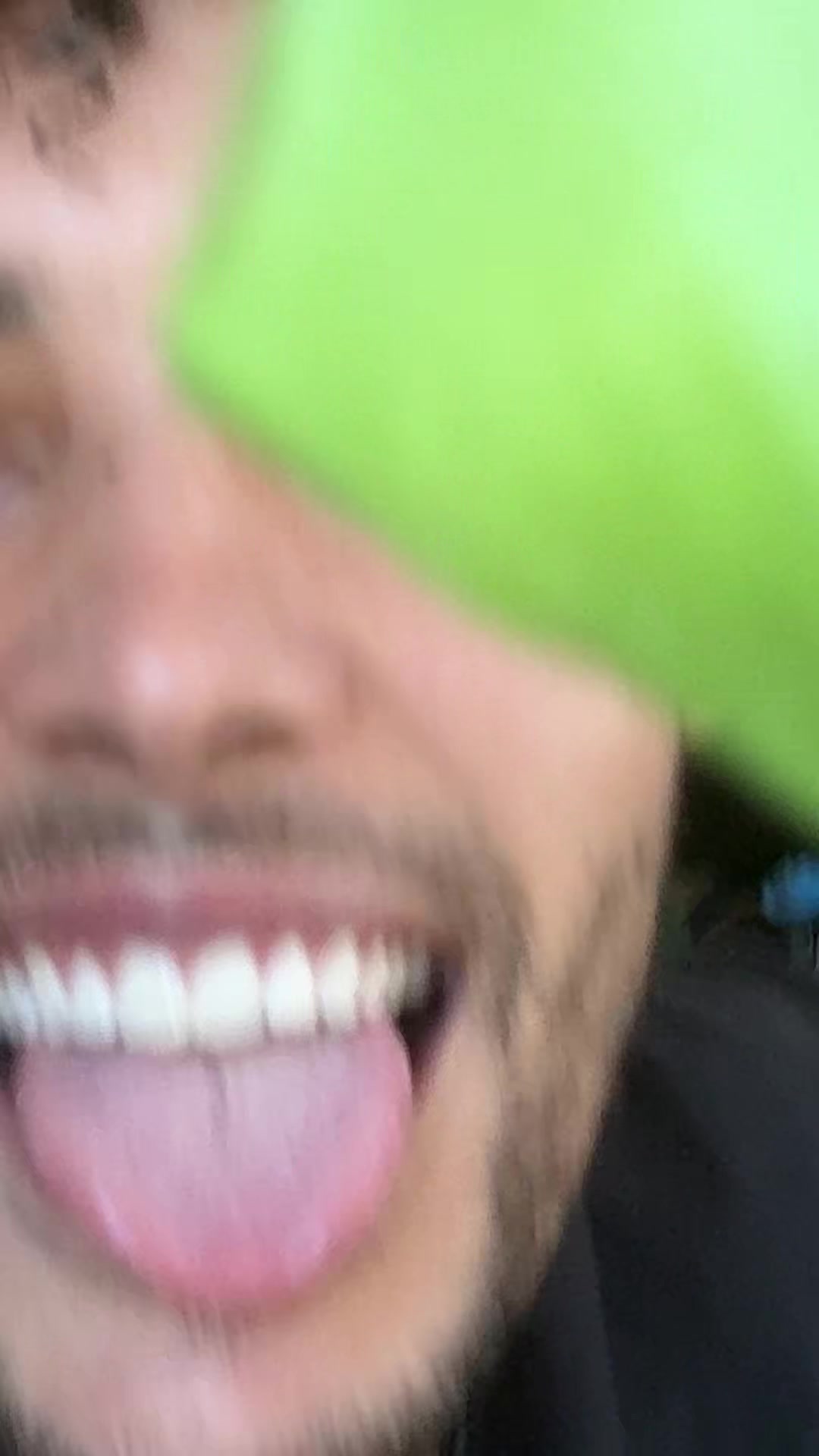 @Chrisbucketz