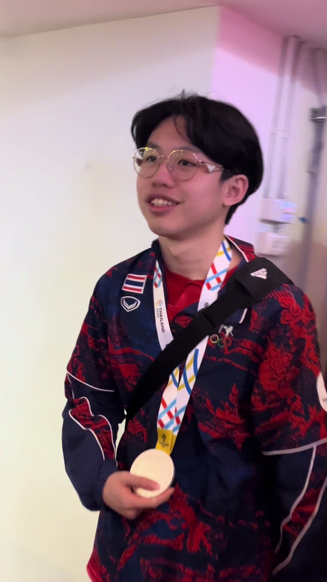 @LUCKY(แฟนคลับทีมแชมป์)