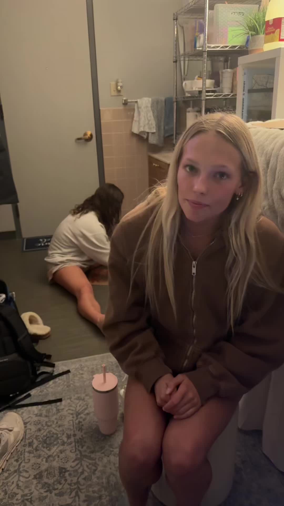 @Izabelll