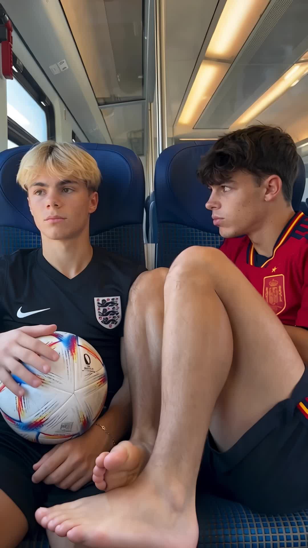 @L&eacute;o