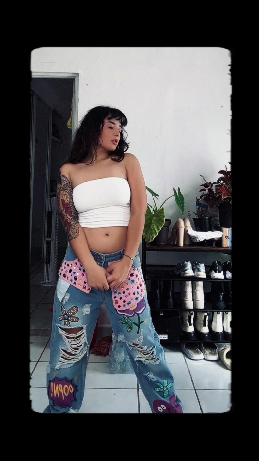 @Moon_Bees