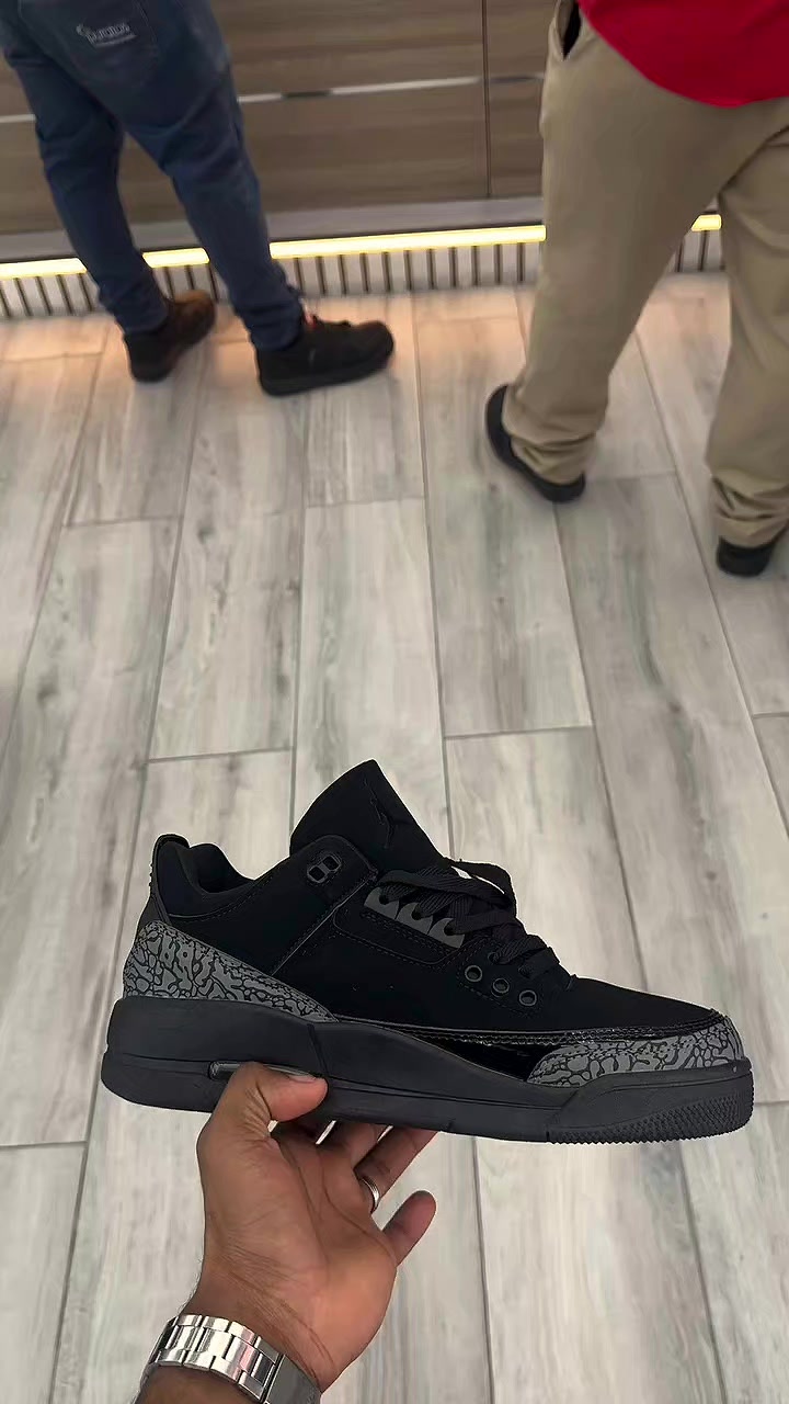 @Monarchy Sneakers