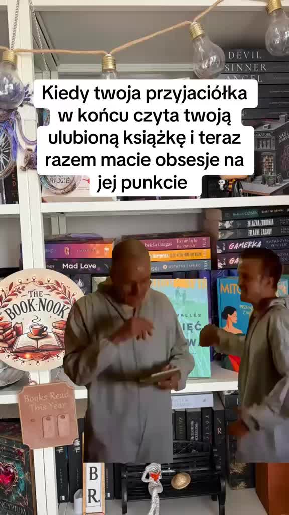 @Book_lovers_