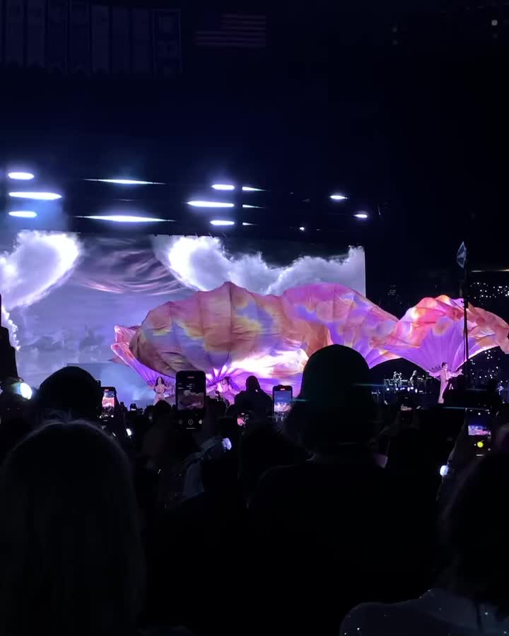 @𓂃꙳⋆videos from the eras tour
