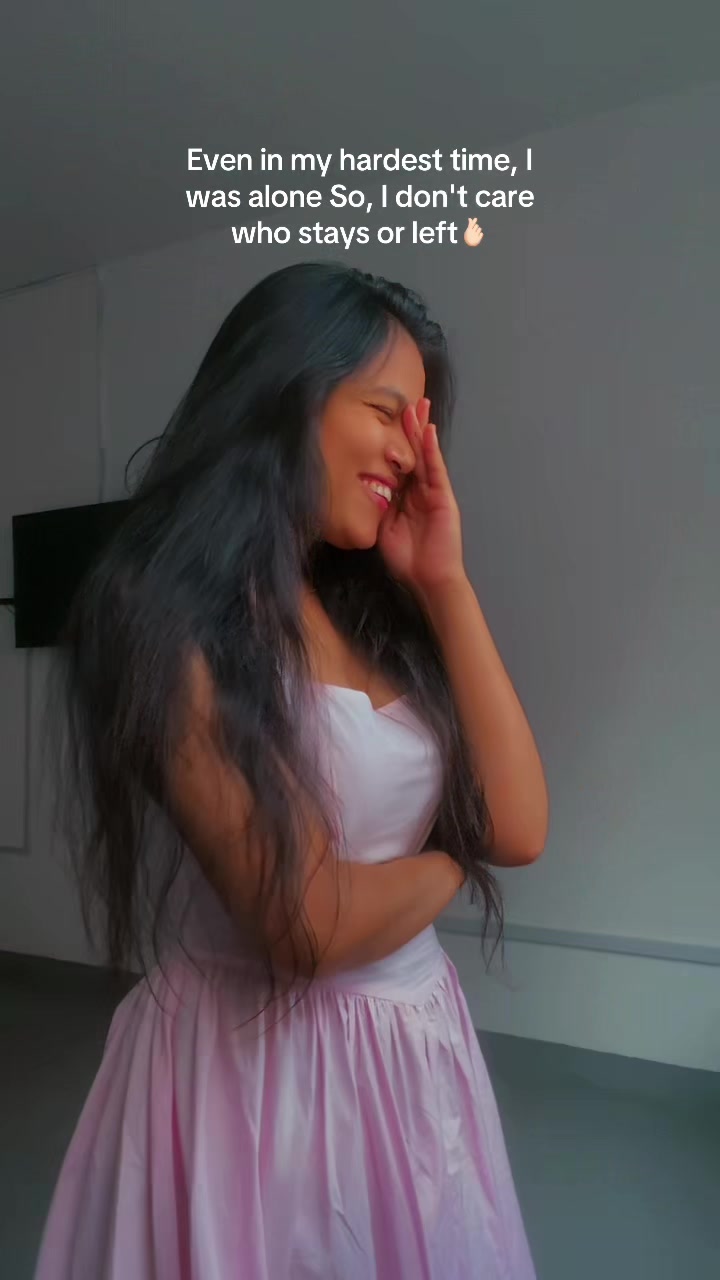 @👑Aarohi shrestha❤👑