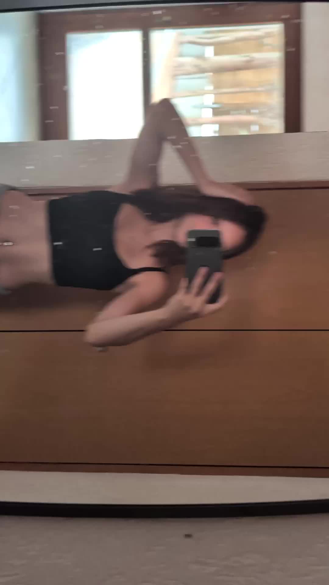 @Leony_8754