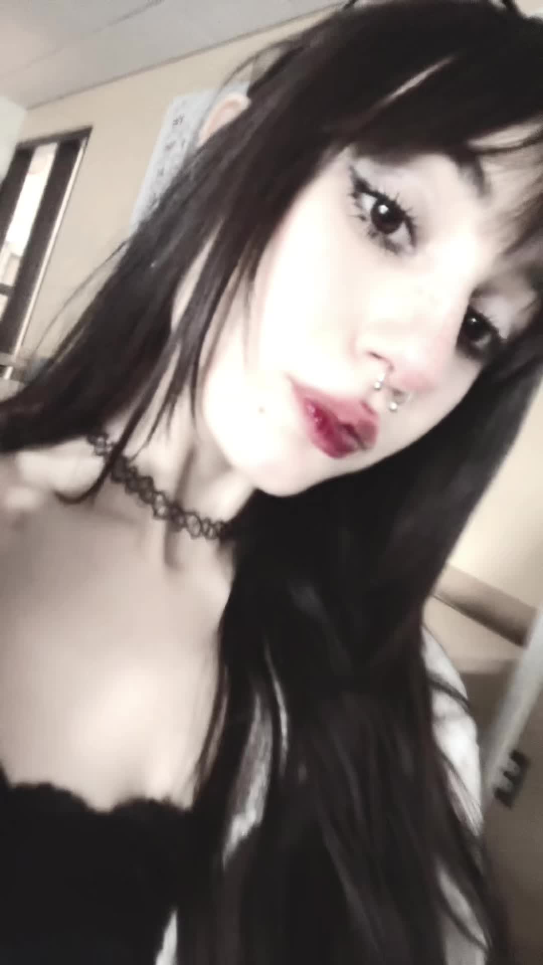 @isoobells 🦴