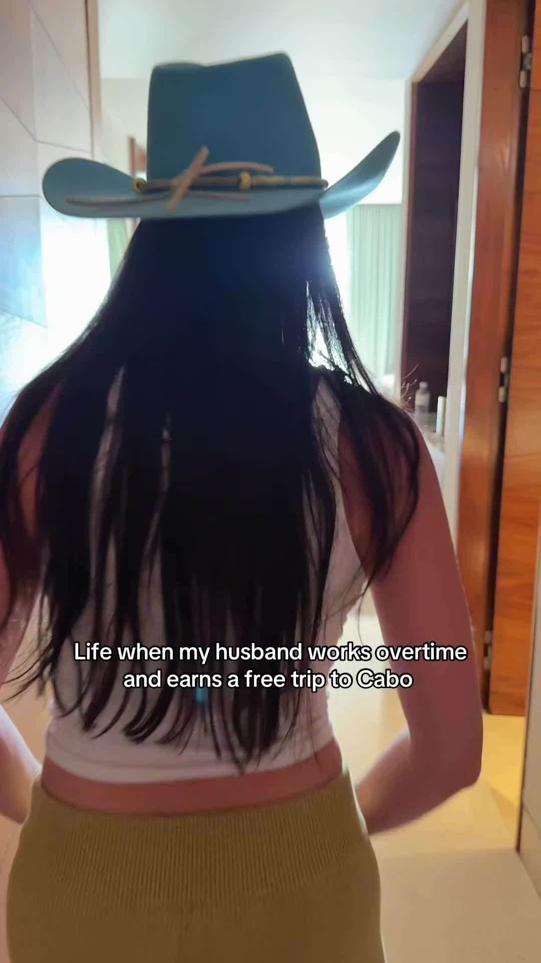 @Selena | Traveling Mom
