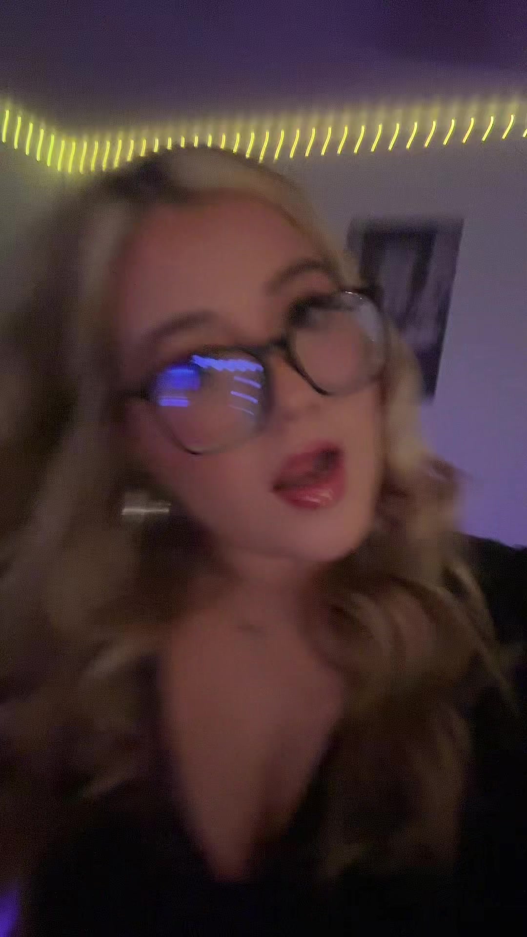 @💆🏼&zwj;♀️