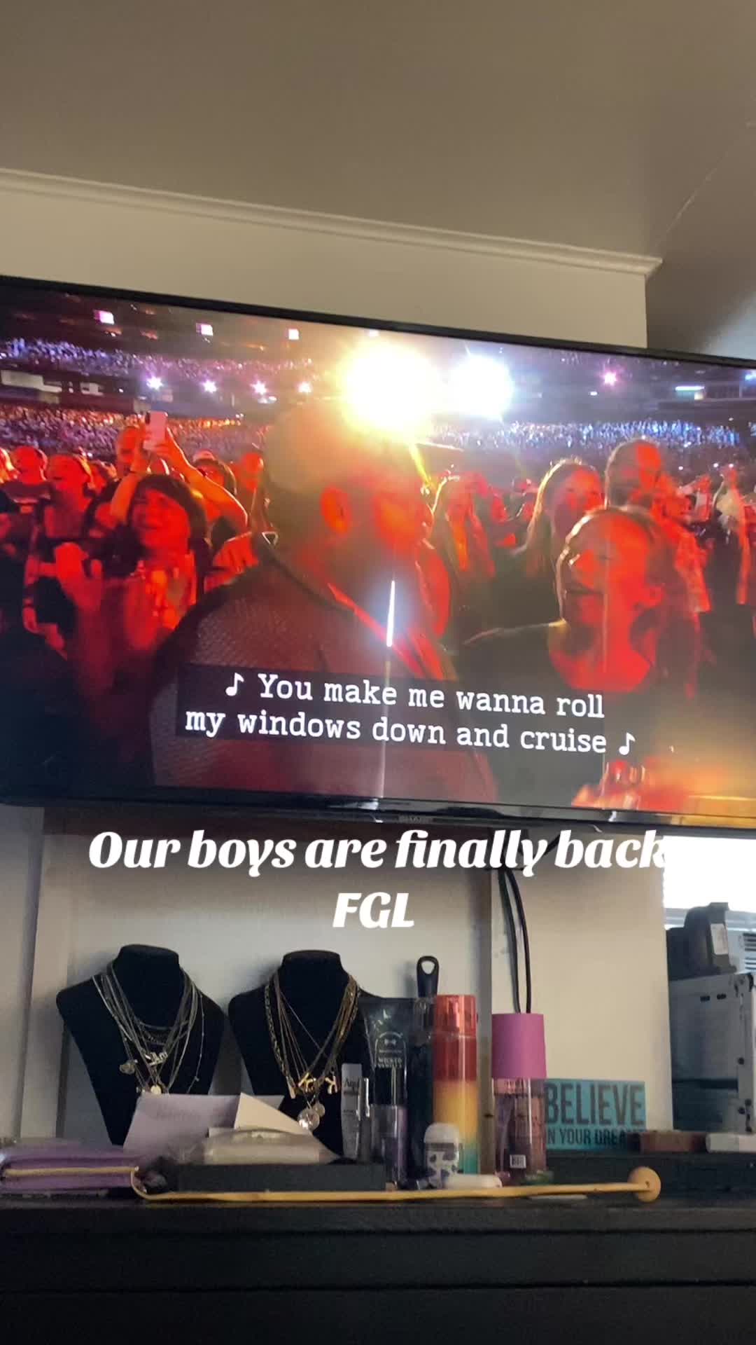 @Kaitlyn ๐