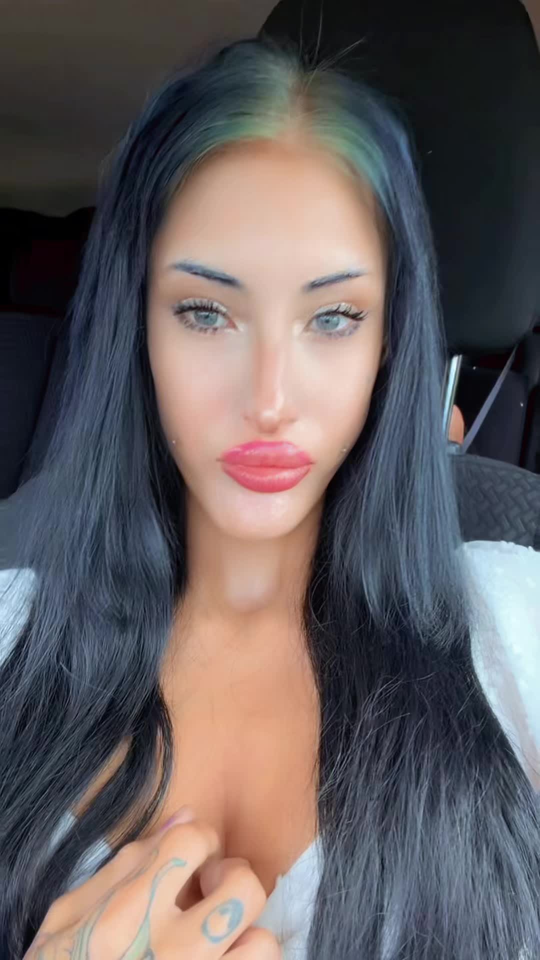 @𝔙𝔯𝔦 𝔐𝔞𝔯𝔦𝔢 🖤🕸️