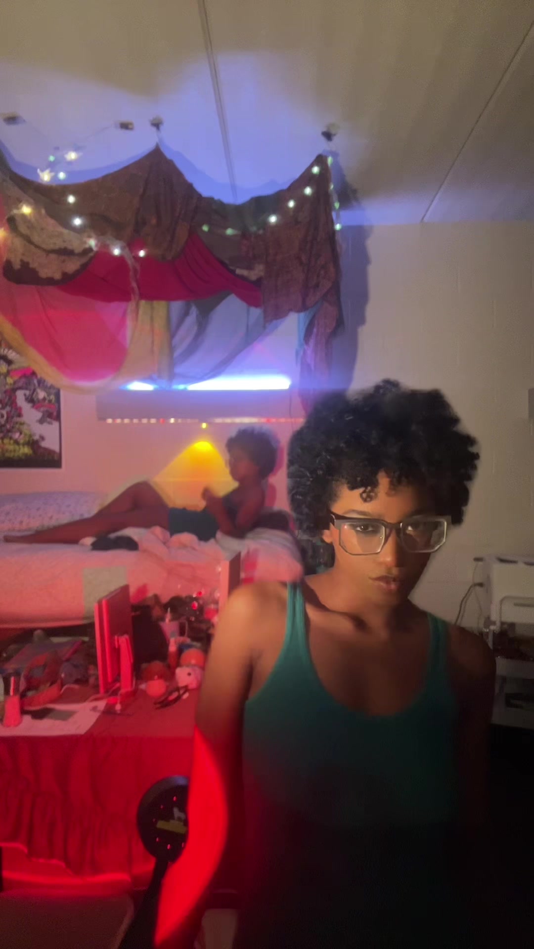 @Vexxev