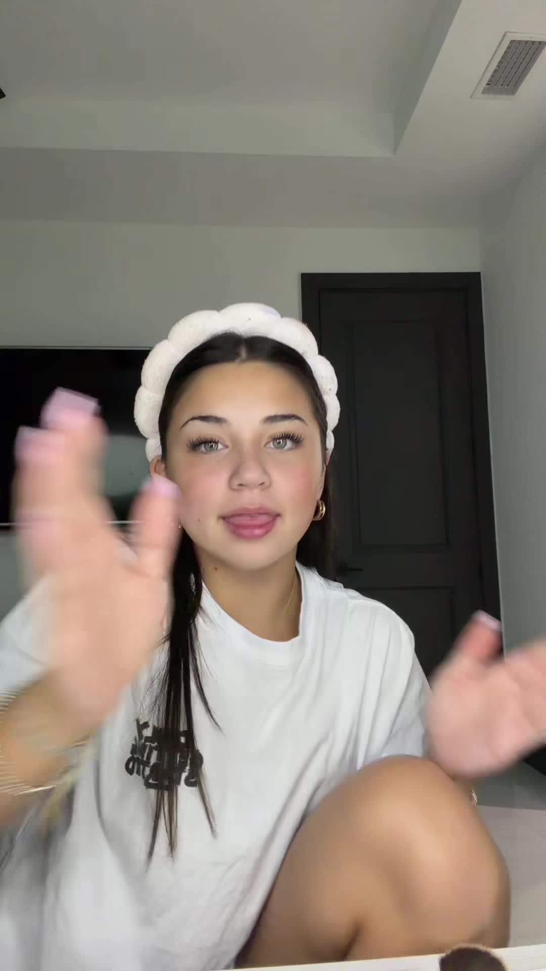 @ella