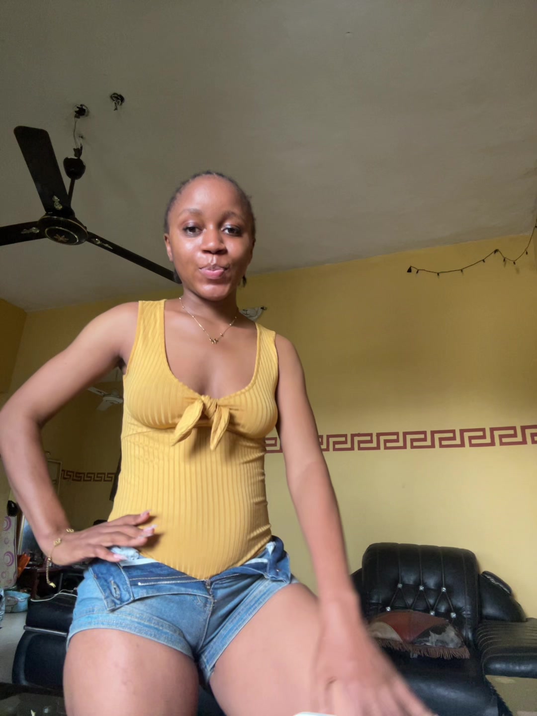 @PETITE_DEBBY🖤