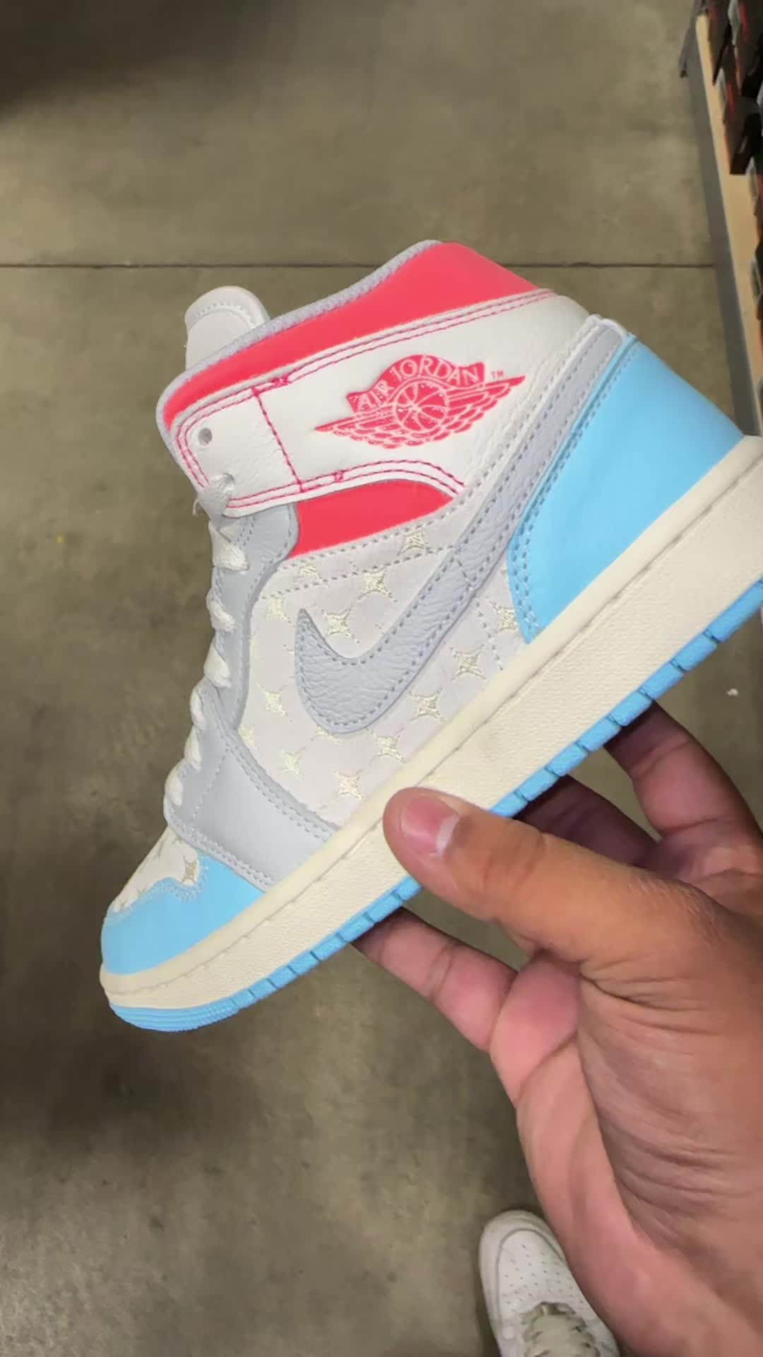 @Trending Sneakers