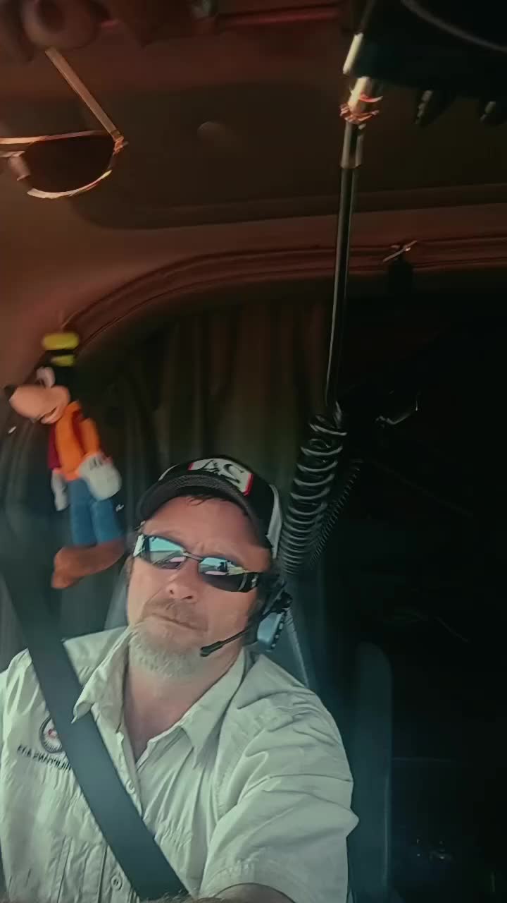 @Big Red 3220 Foxx Rebel Roy