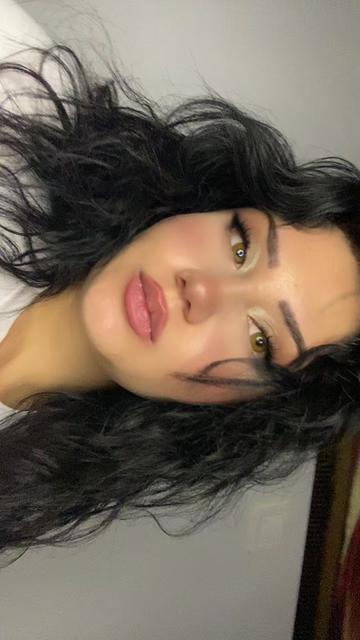 @L A U R A “ 🕷️