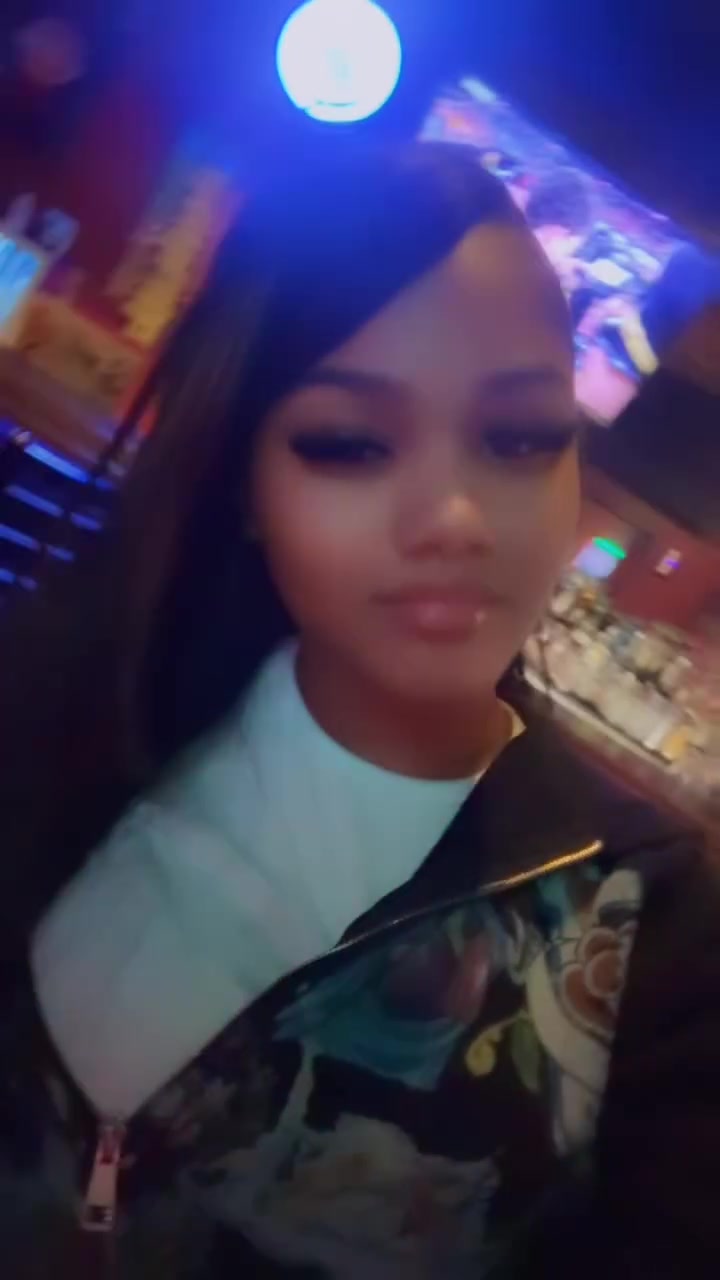 @AB…🦋