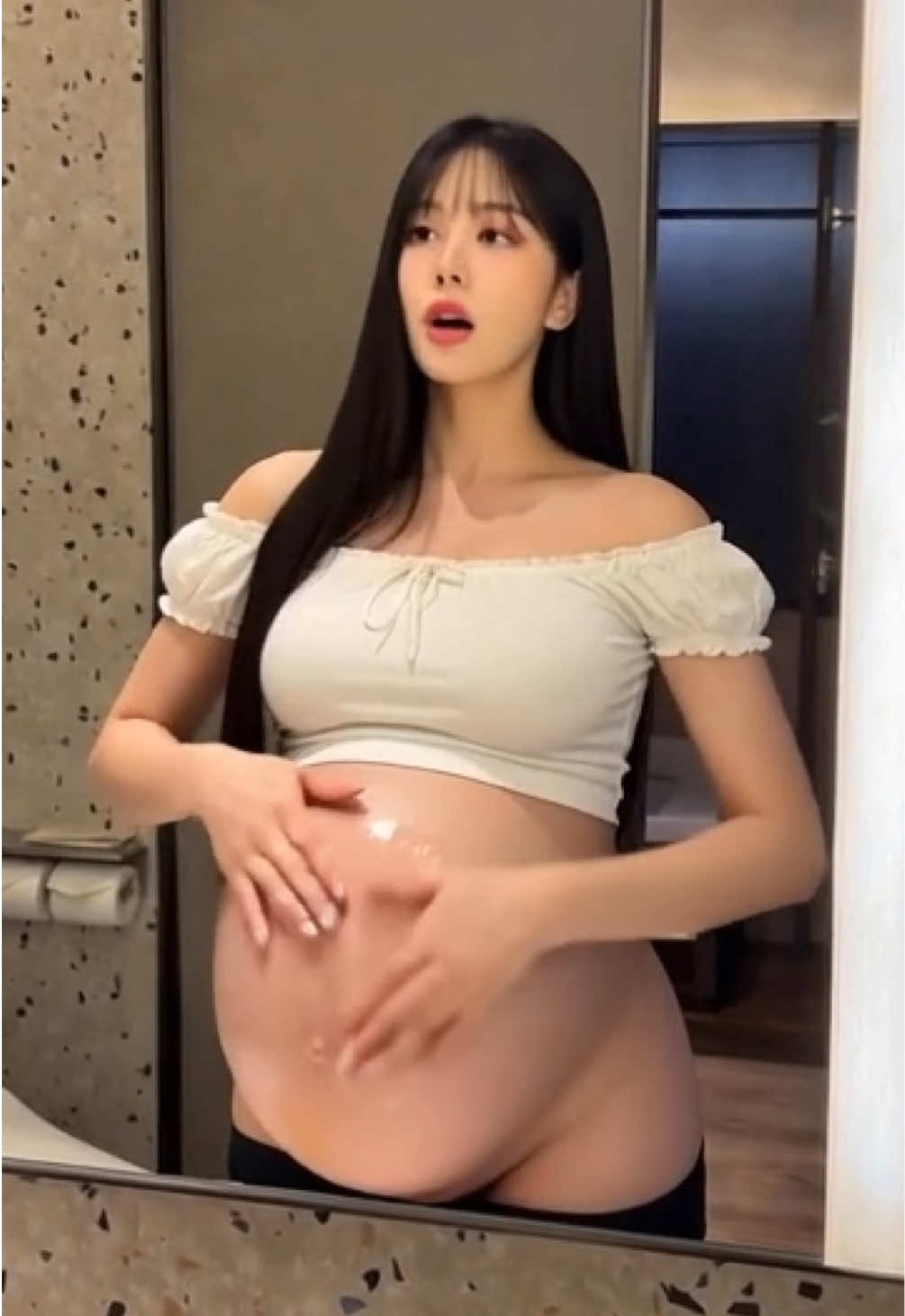 @Pregnant _adeline