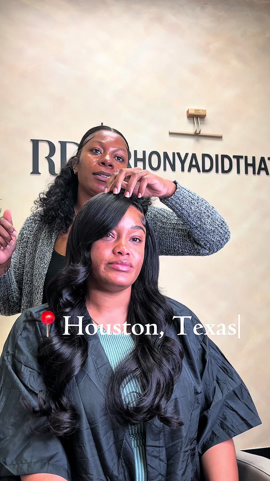 @RhonyaB | HTX Hairstylist 🎀