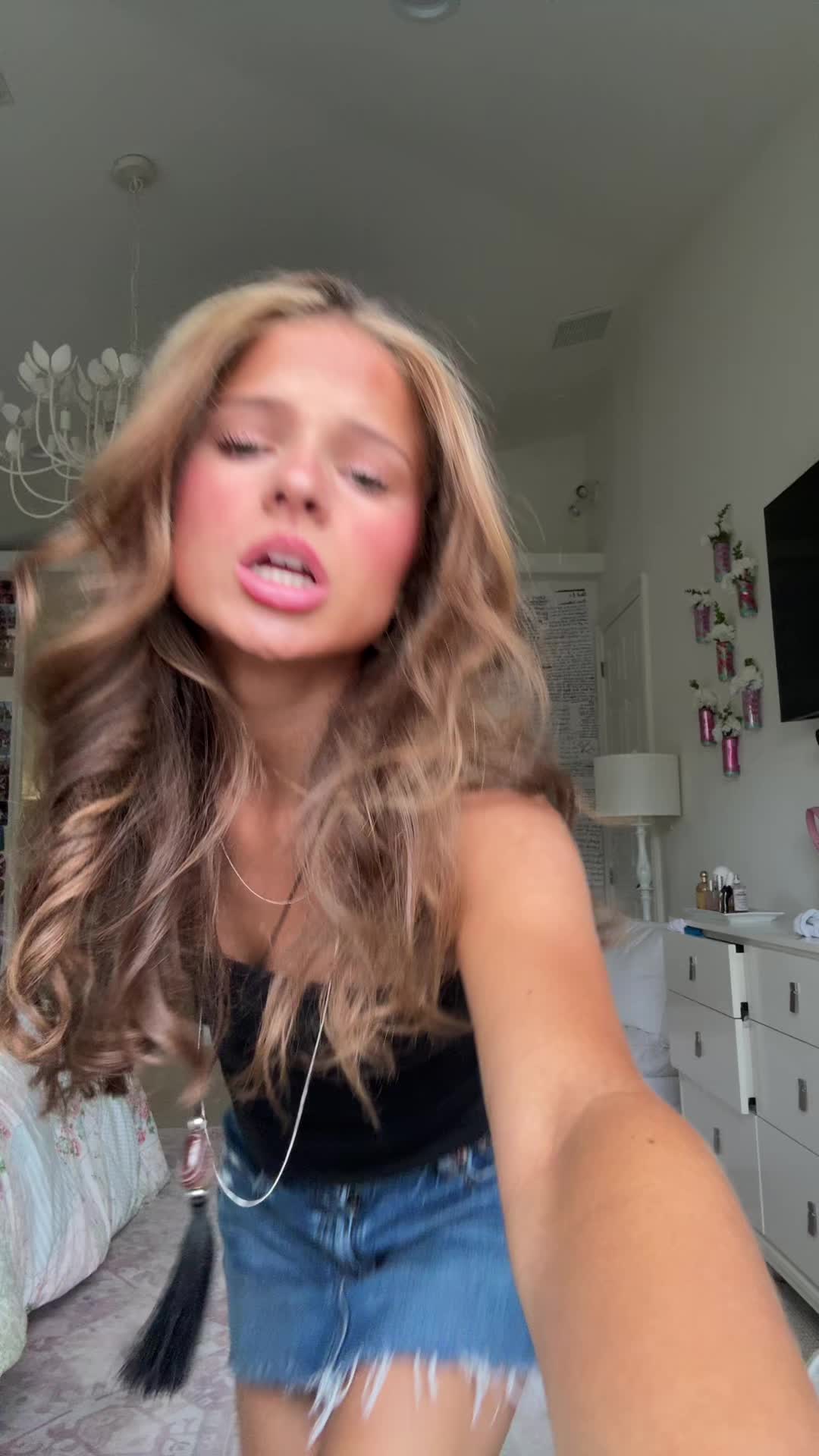 @notAnneWehrell:)