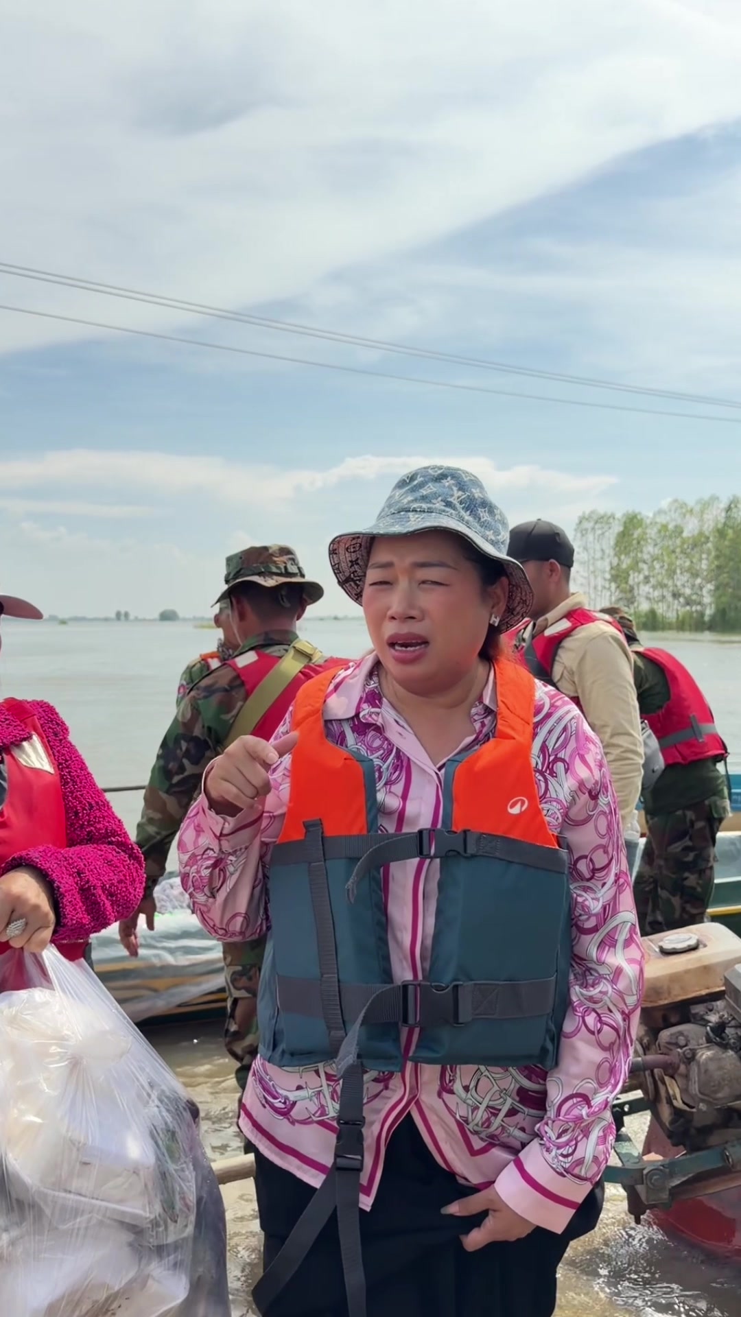 @Sok Reaksmey - សុខ រស្មី