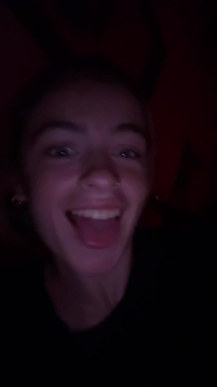 @Bella