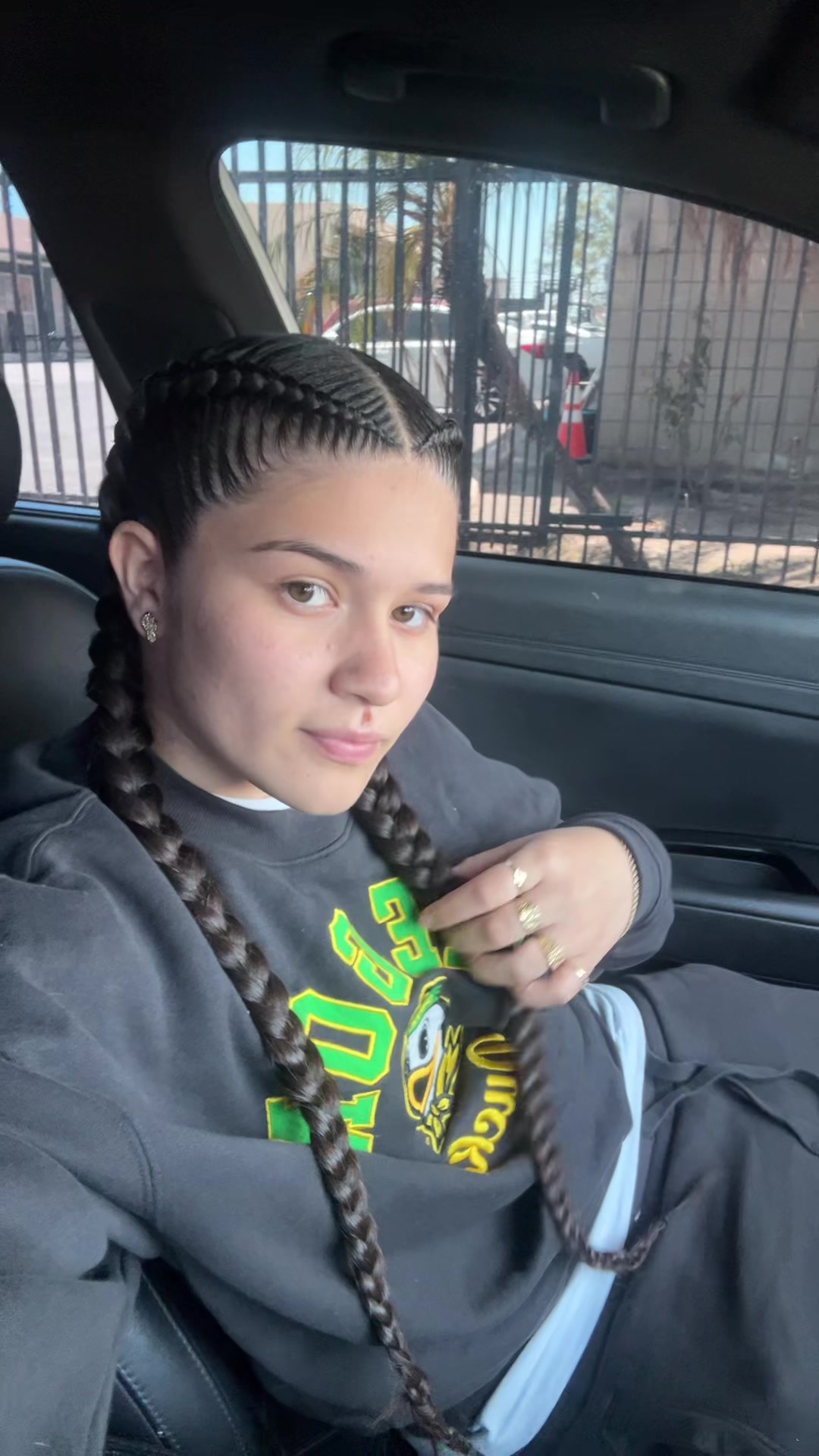 @isabella