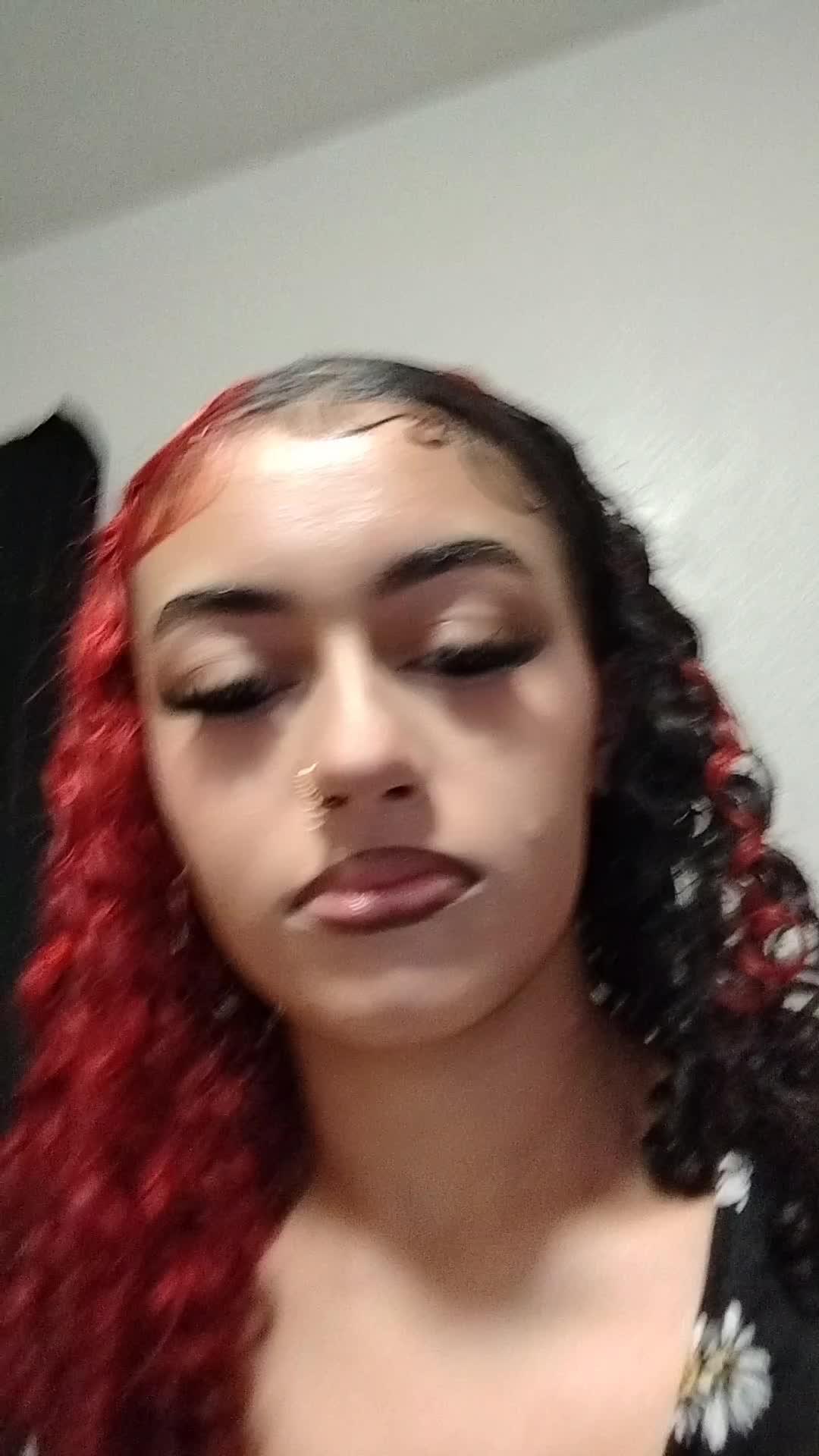 @⊰V⊱