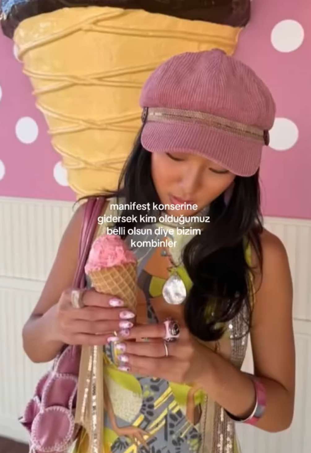@𝒩
