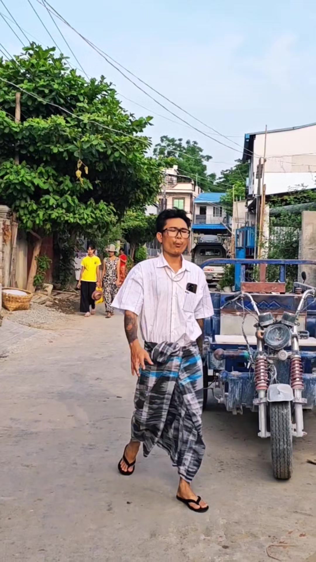 @မြေကြီး - Myay Gyi