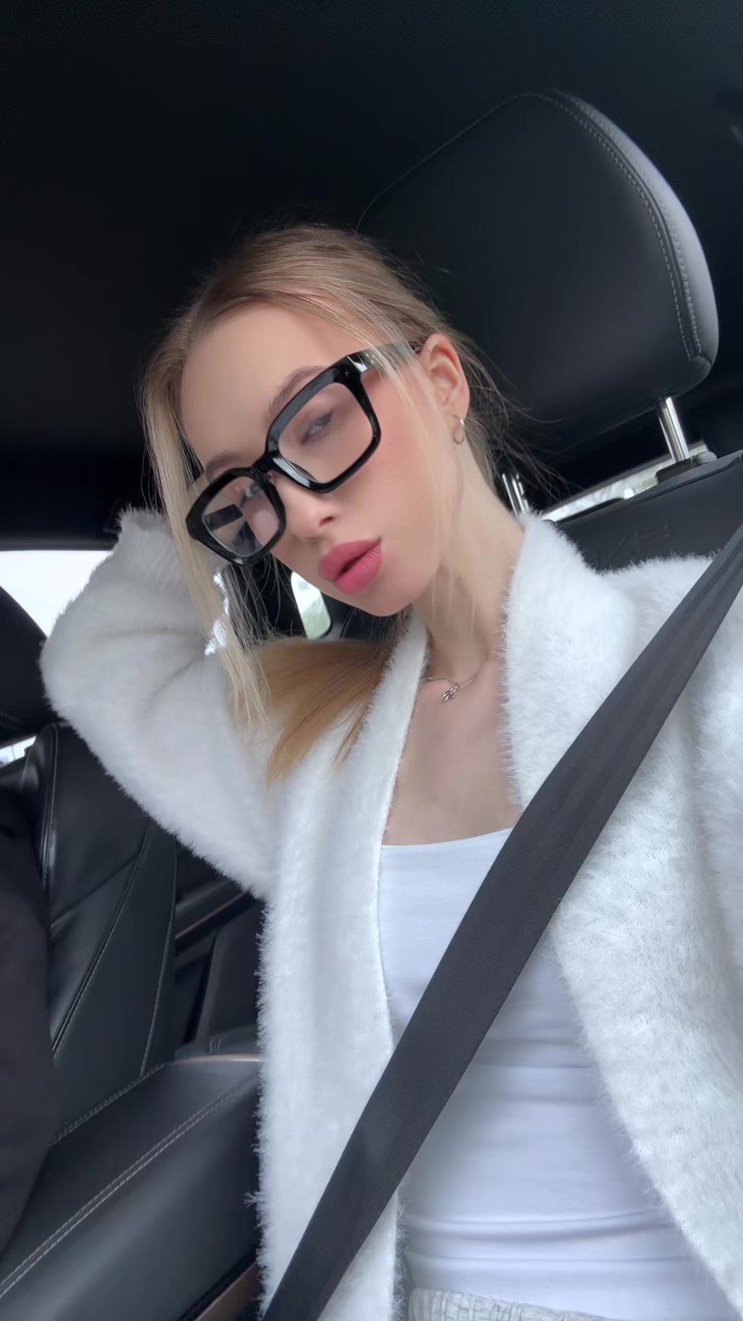 @r.v