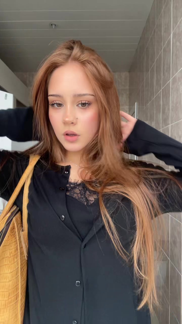 @ева бэмби🧁