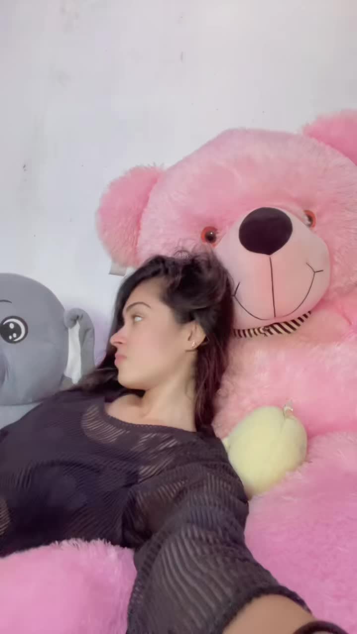 @Ꮋᴀɴsɪᴋᴀ❀🖤