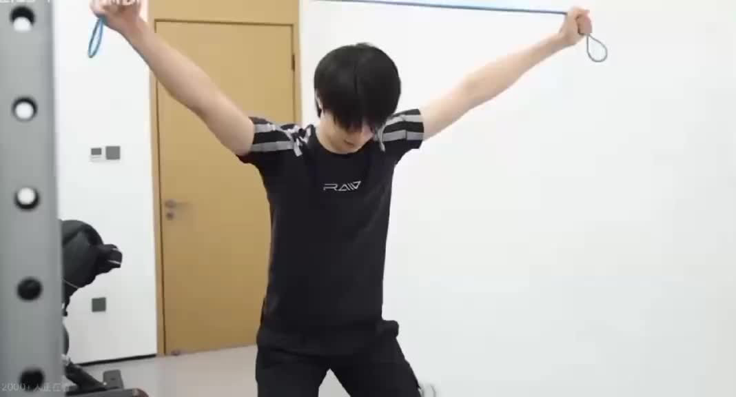 @朱志鑫♡ ♪♬