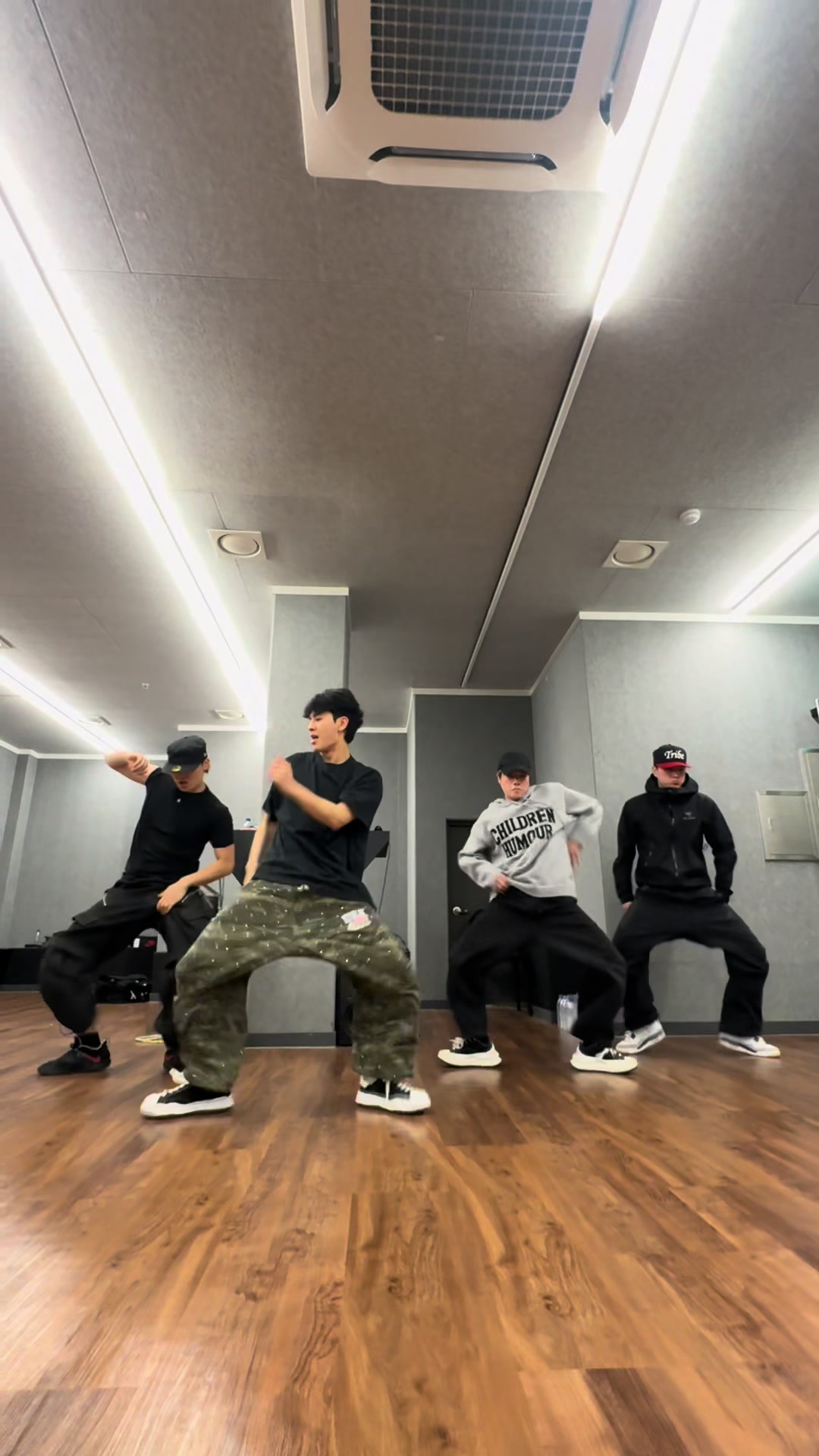 @withikonic