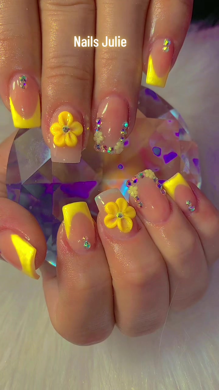 @NAILS JULIE